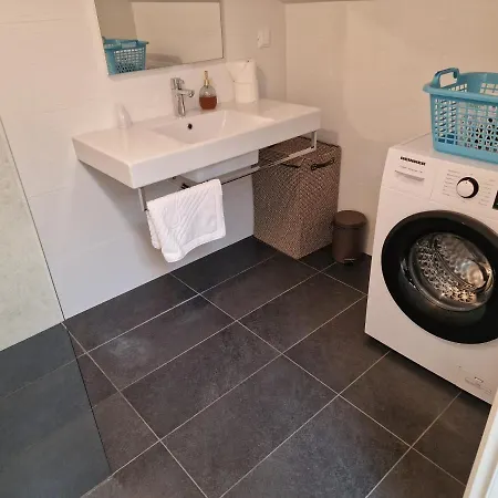 Premium Maj **** פורץ